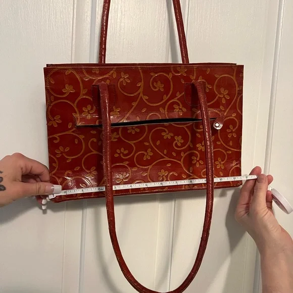 Genuine Leather handbag. - Picture 8 of 14